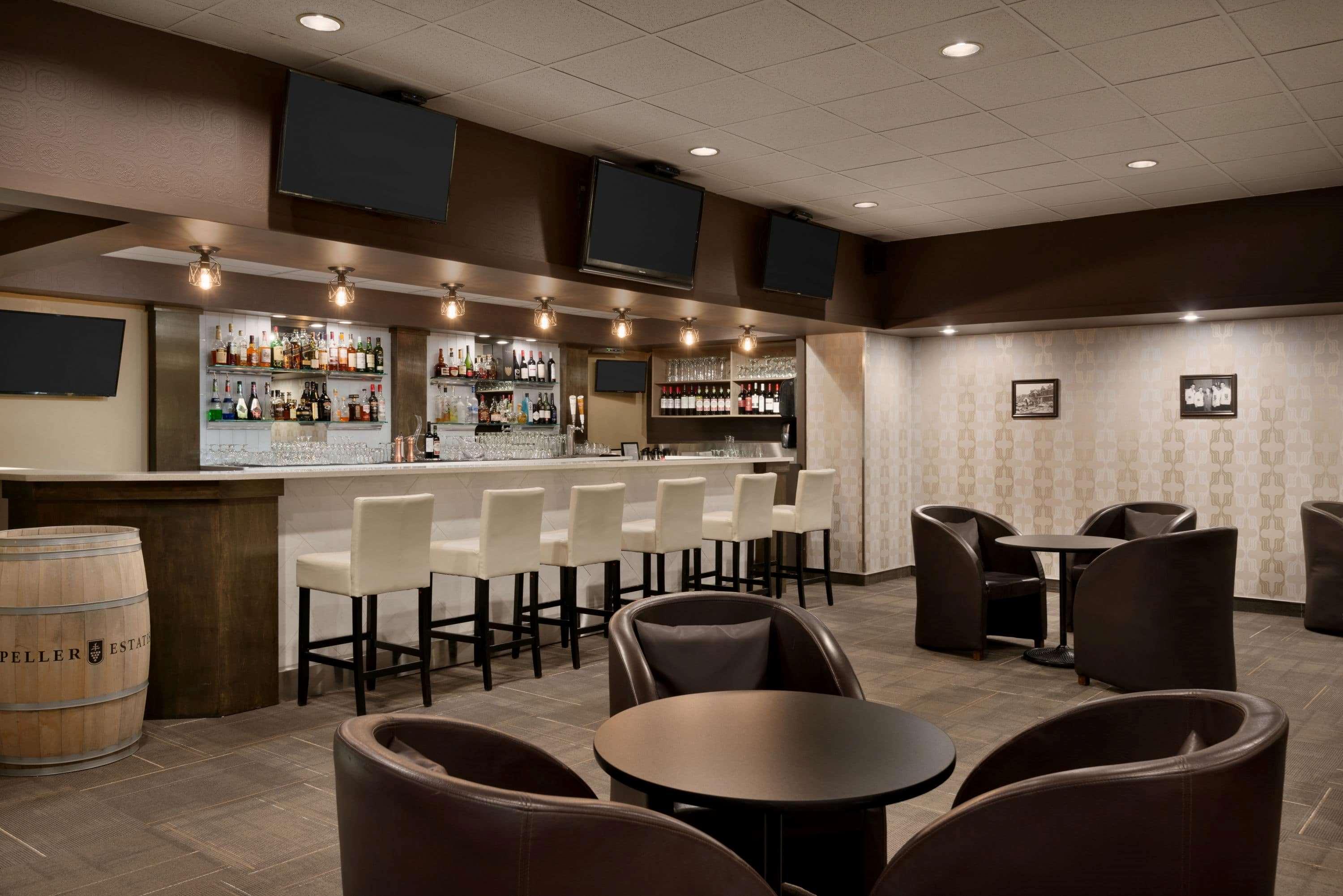 Ramada Plaza By Wyndham Regina Downtown Hotel Eksteriør billede