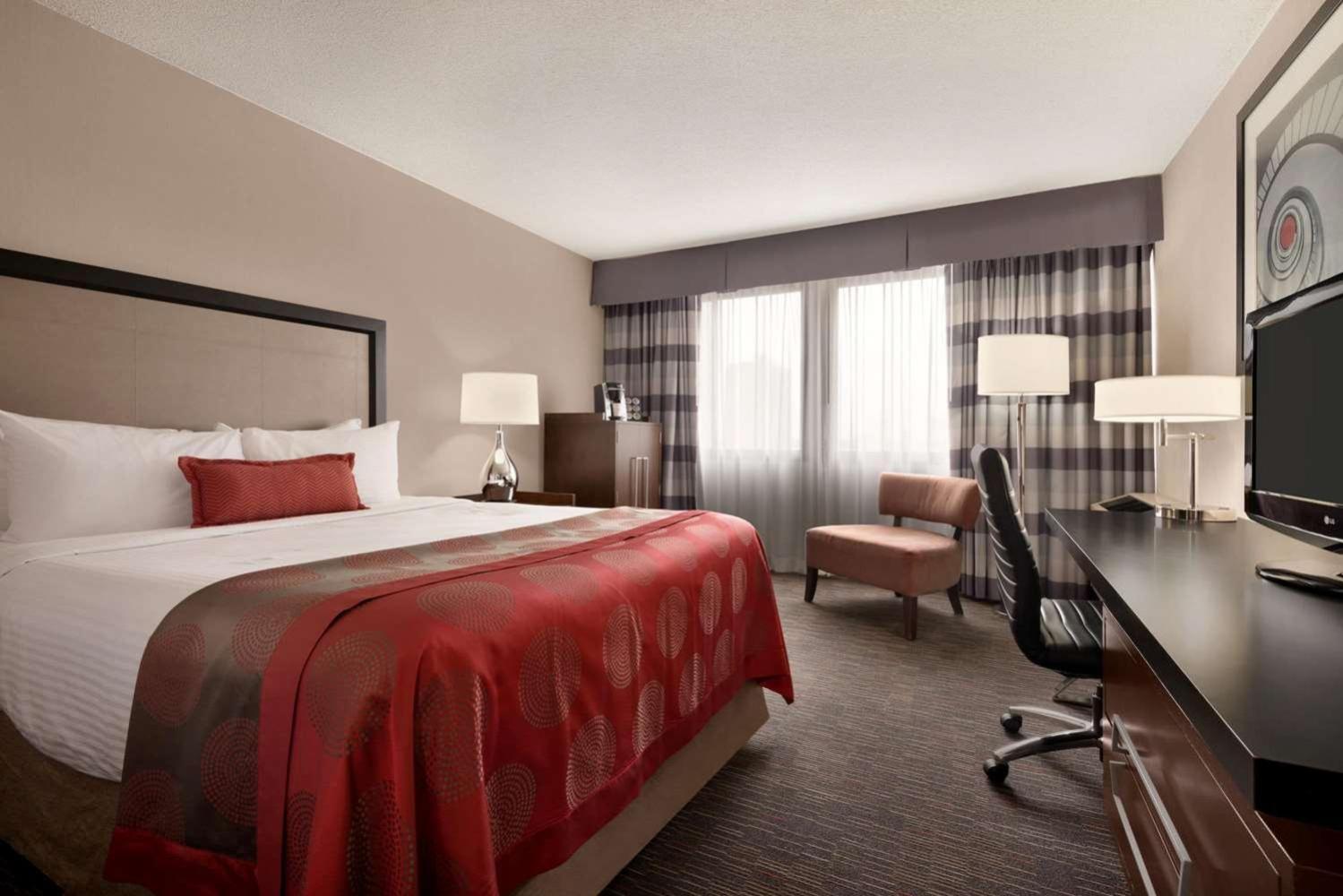 Ramada Plaza By Wyndham Regina Downtown Hotel Eksteriør billede